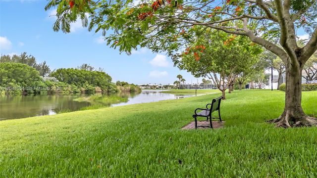 5823 Plum Harbor Cir, Tamarac, FL 33321