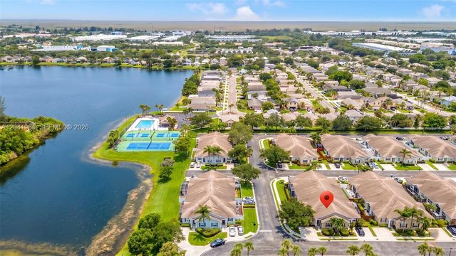 5823 Plum Harbor Cir, Tamarac, FL 33321