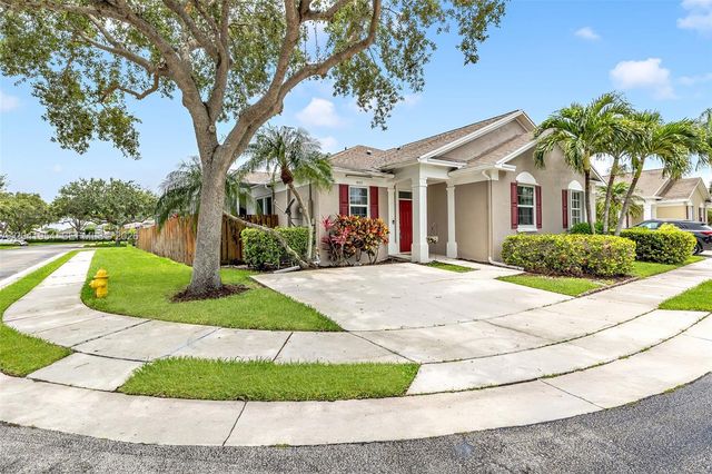 5823 Plum Harbor Cir, Tamarac, FL 33321