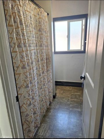 2000 82nd, Oakland, CA 94621