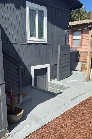 2000 82nd, Oakland, CA 94621