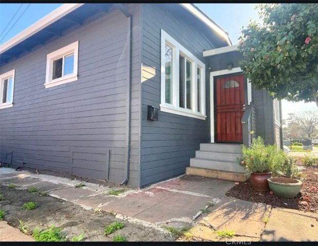 2000 82nd, Oakland, CA 94621