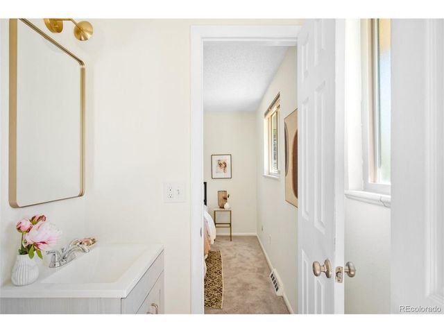 5364 Alkire St, Arvada, CO 80002