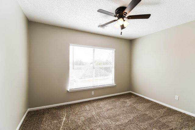 5306 Spring Branch Drive, Pearland, TX 77584