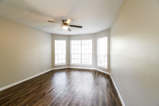 5306 Spring Branch Drive, Pearland, TX 77584