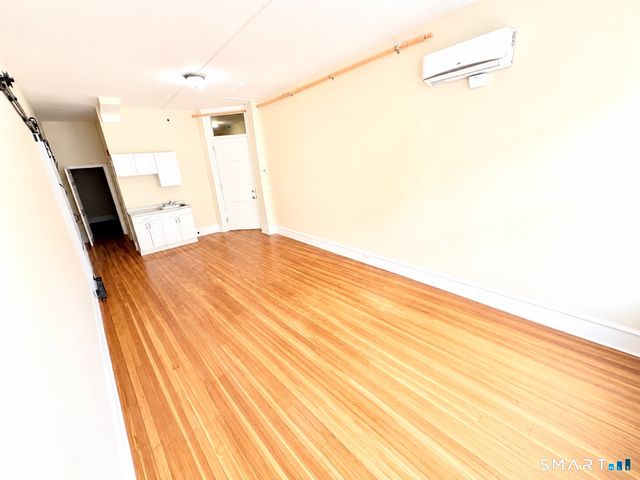 105 Bank Street 3B, Waterbury, CT 06702