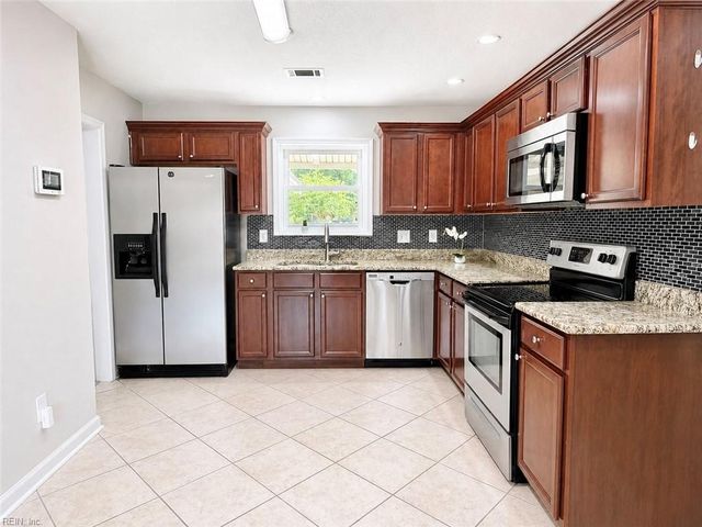 4028 Foxwood DR, Virginia Beach, VA 23462
