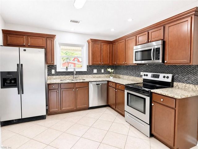 4028 Foxwood DR, Virginia Beach, VA 23462