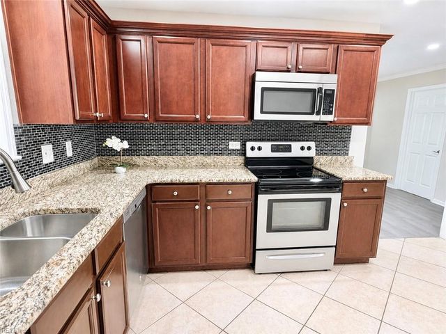 4028 Foxwood DR, Virginia Beach, VA 23462