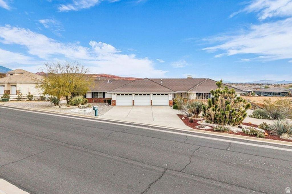 976 N QUAIL RIDGE DR, Washington, UT 84780