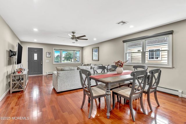 14 Santiago Drive W, Toms River, NJ 08757