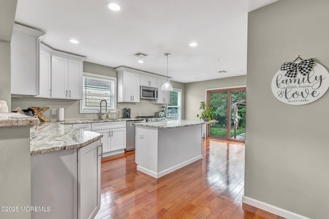 14 Santiago Drive W, Toms River, NJ 08757