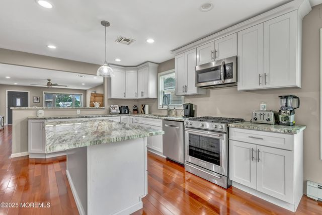 14 Santiago Drive W, Toms River, NJ 08757