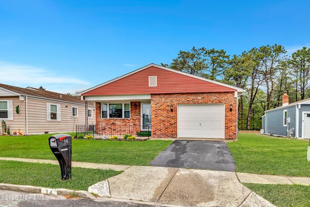 14 Santiago Drive W, Toms River, NJ 08757