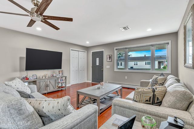 14 Santiago Drive W, Toms River, NJ 08757