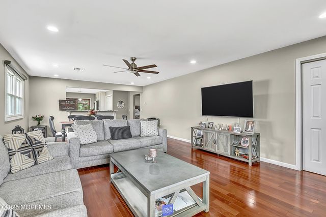 14 Santiago Drive W, Toms River, NJ 08757