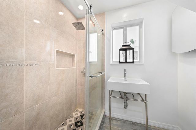 319 Nebraska St, Hollywood, FL 33019