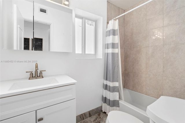 319 Nebraska St, Hollywood, FL 33019