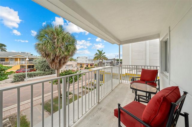 319 Nebraska St, Hollywood, FL 33019