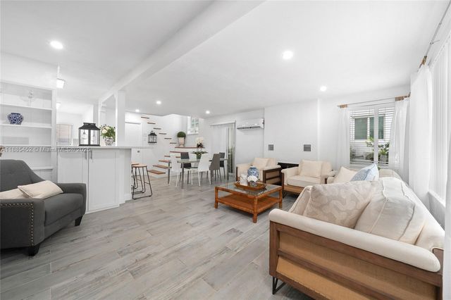 319 Nebraska St, Hollywood, FL 33019