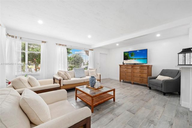 319 Nebraska St, Hollywood, FL 33019