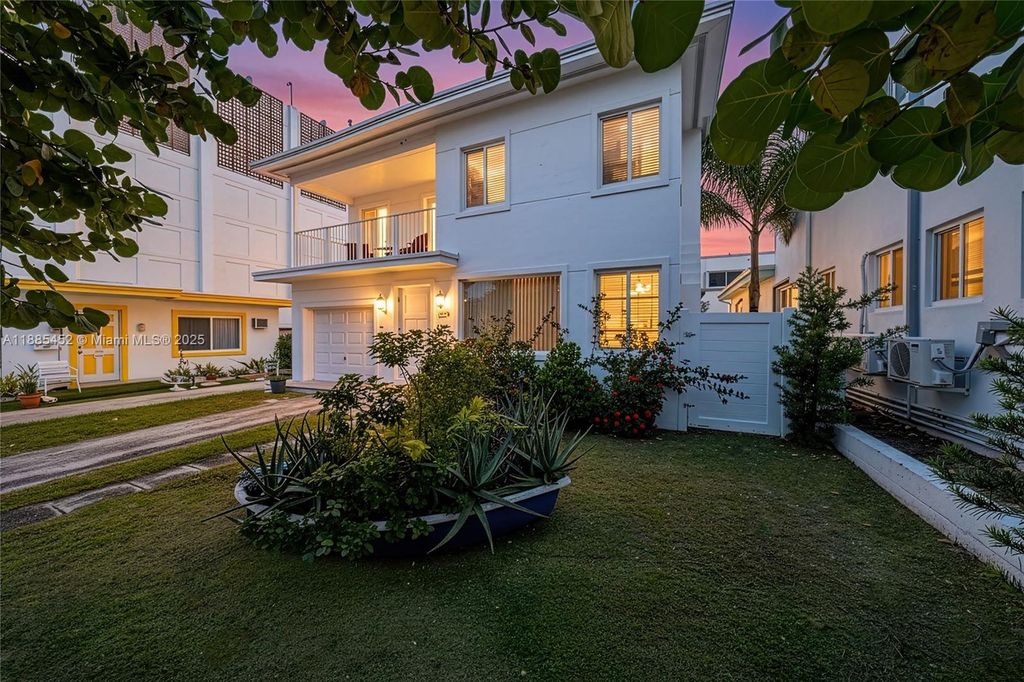 319 Nebraska St, Hollywood, FL 33019