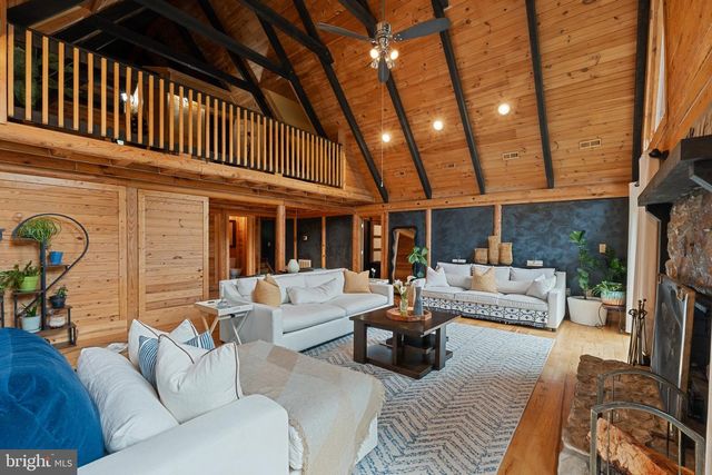 8 HOPE VALLEY LN, Stafford, VA 22554