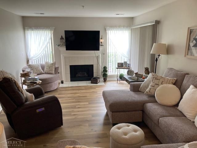 21868 Hartford Way, Macomb Twp, MI 48042