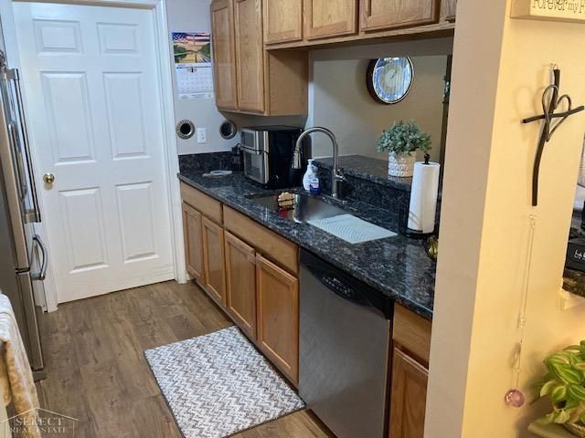 21868 Hartford Way, Macomb Twp, MI 48042