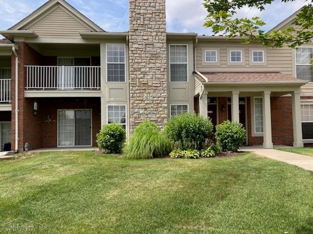 21868 Hartford Way, Macomb Twp, MI 48042