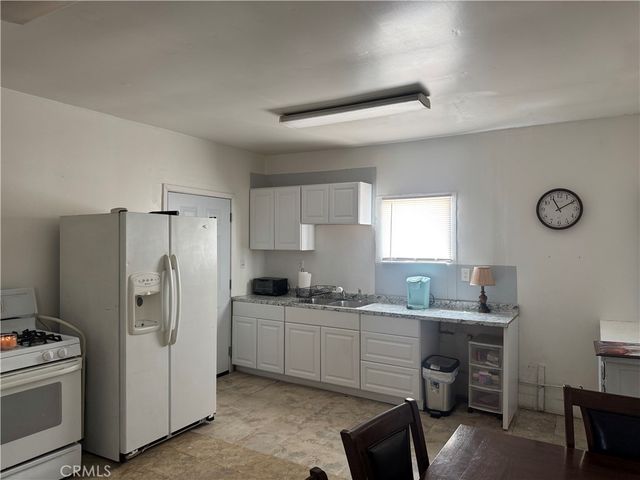 408 Pioneer Street, Barstow, CA 92311