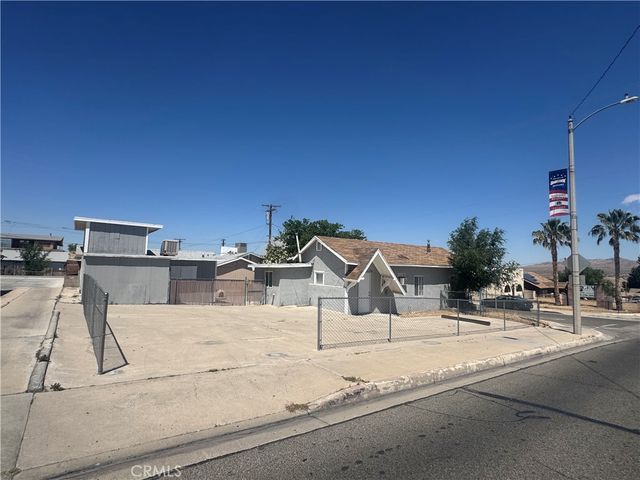 408 Pioneer Street, Barstow, CA 92311