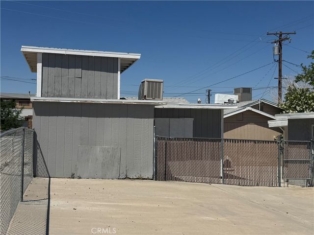 408 Pioneer Street, Barstow, CA 92311