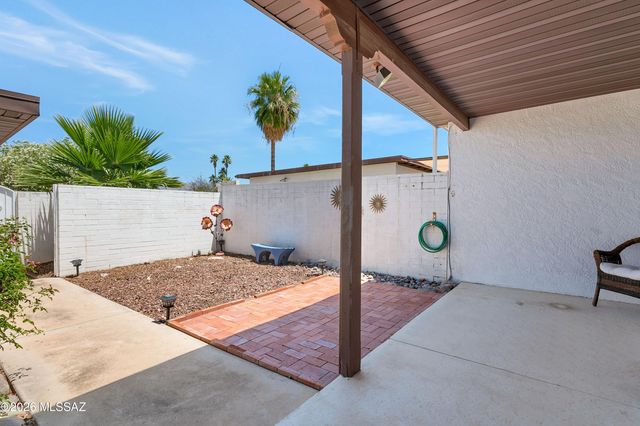 9027 E Palms Park Drive, Tucson, AZ 85715