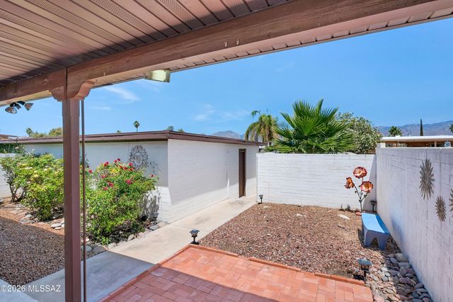 9027 E Palms Park Drive, Tucson, AZ 85715