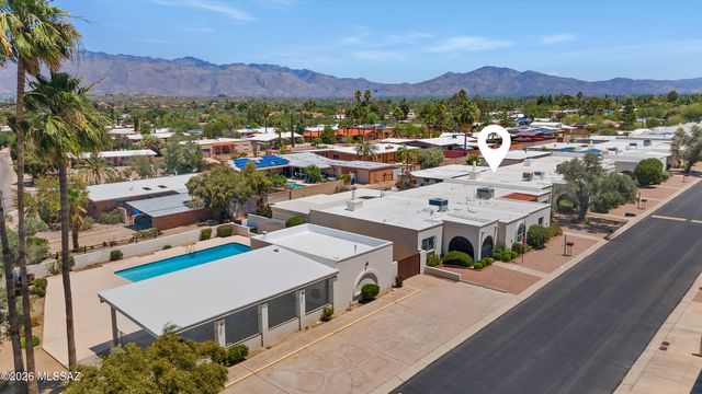 9027 E Palms Park Drive, Tucson, AZ 85715