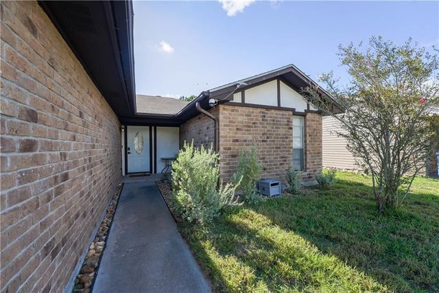 2310 Vialoux Dr, Corpus Christi, TX 78418