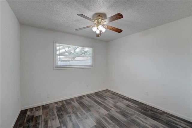 2310 Vialoux Dr, Corpus Christi, TX 78418