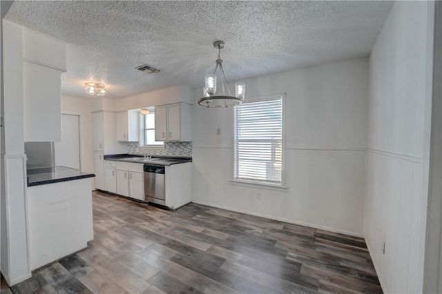 2310 Vialoux Dr, Corpus Christi, TX 78418