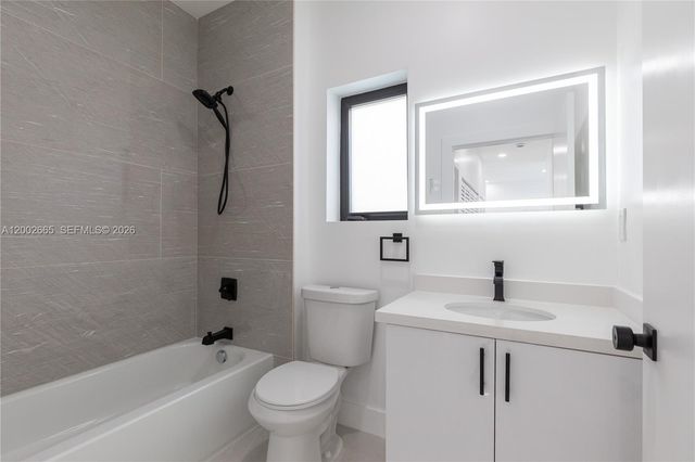 5550 SW 4th St, Miami, FL 33134