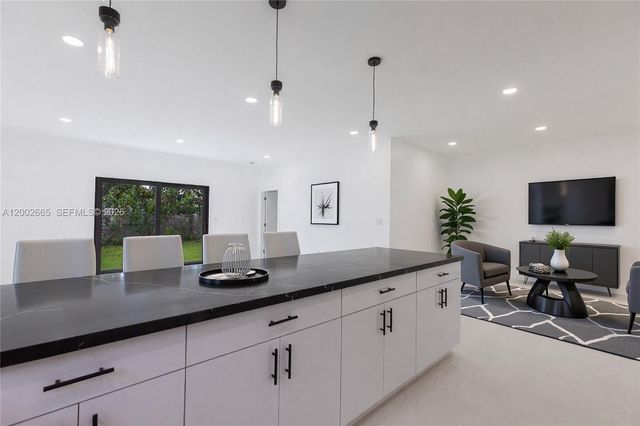 5550 SW 4th St, Miami, FL 33134