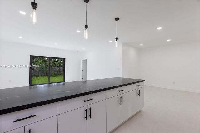 5550 SW 4th St, Miami, FL 33134