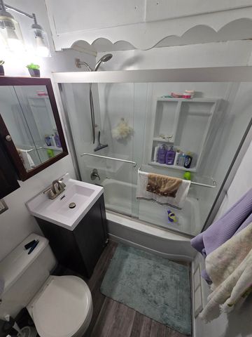 2003 Randolph Street, Waterloo, IA 50702