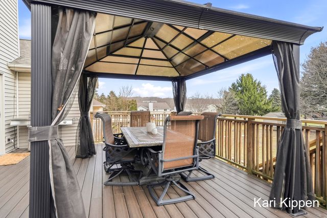 158 Teasel Street NE, Comstock Park, MI 49321