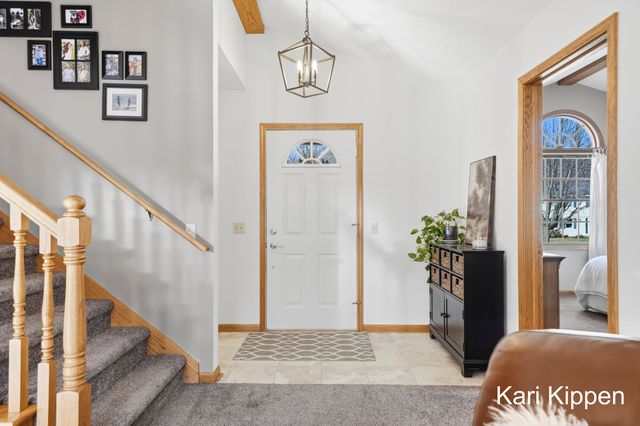 158 Teasel Street NE, Comstock Park, MI 49321