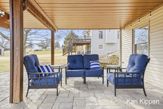 158 Teasel Street NE, Comstock Park, MI 49321