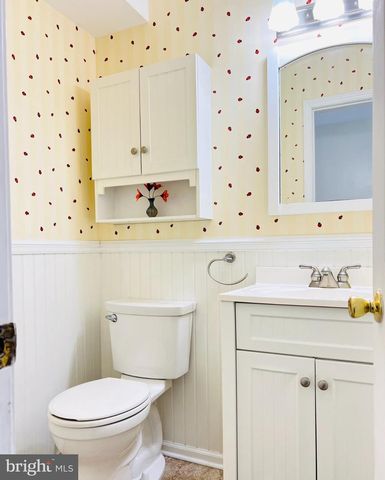 952 VALLEYBROOK RD, Garnet Valley, PA 19060
