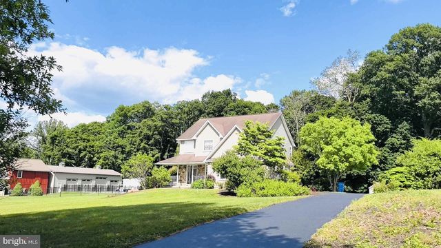 952 VALLEYBROOK RD, Garnet Valley, PA 19060