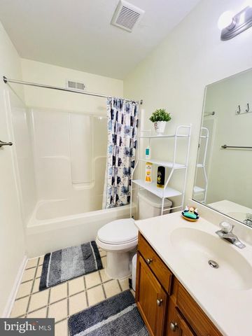952 VALLEYBROOK RD, Garnet Valley, PA 19060