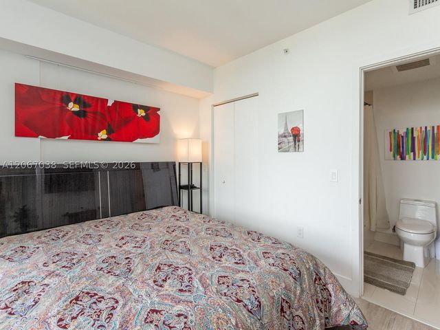 121 NE 34th St 1014, Miami, FL 33137